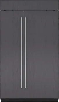 Front view of a Sub-Zero refrigerator 