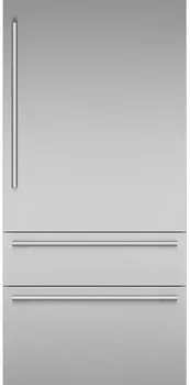 Front view of the Thermador PRO series refrigerator 