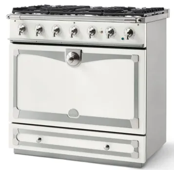 Front view of the La Cornue CornuFe 90 collection range 