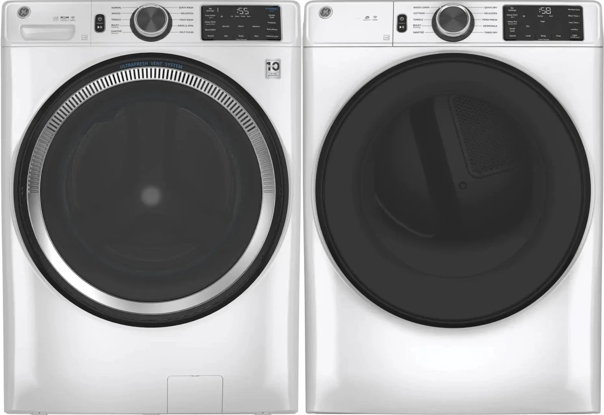 Front view of GE GFW550SSNWW washer and GE GFD55ESSNWW pair 