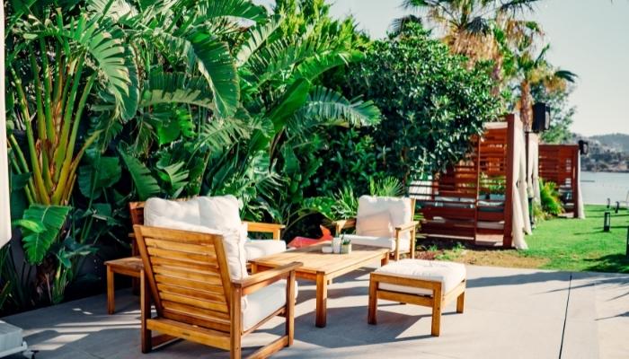 Outdoor dining set