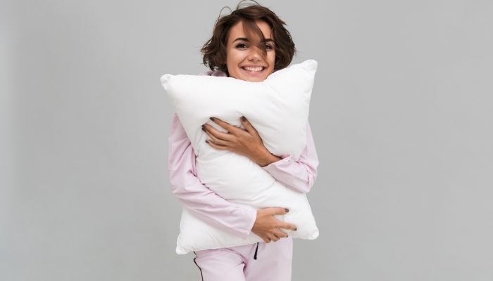 Enjoy the benefits of comfortable sleep for longer by regularly maintaining your pillows!