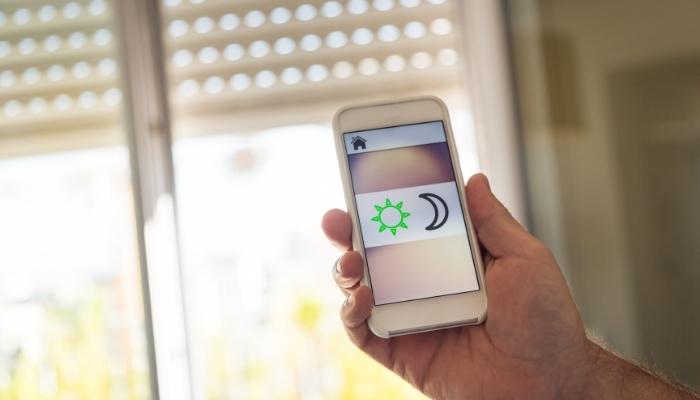 Phone controlling blinds