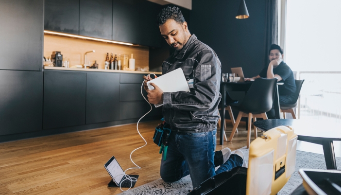 wifi technician in home