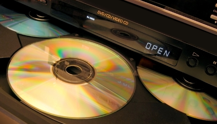 CD player on stereo system with multiple discs