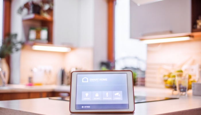Smart home display set on the counter, waiting for a command