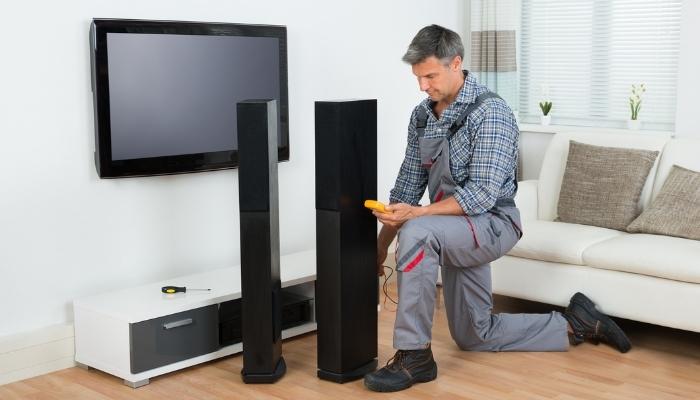 pro setting up speakers