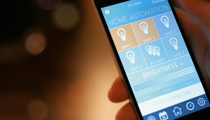 Smart home lighting control from smartphone