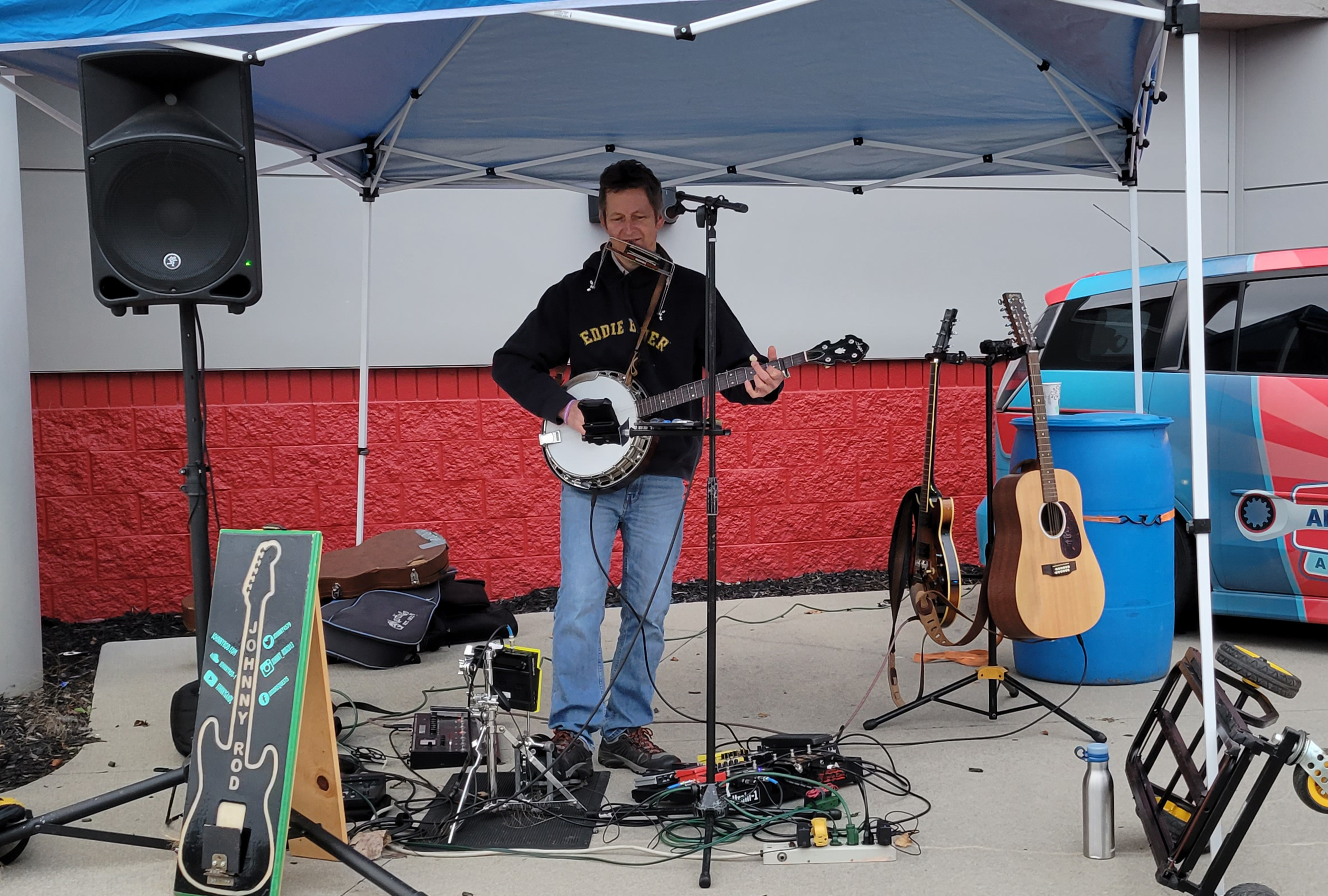 Local artist Johnny Rodriguez performing at Trunk or Treat event