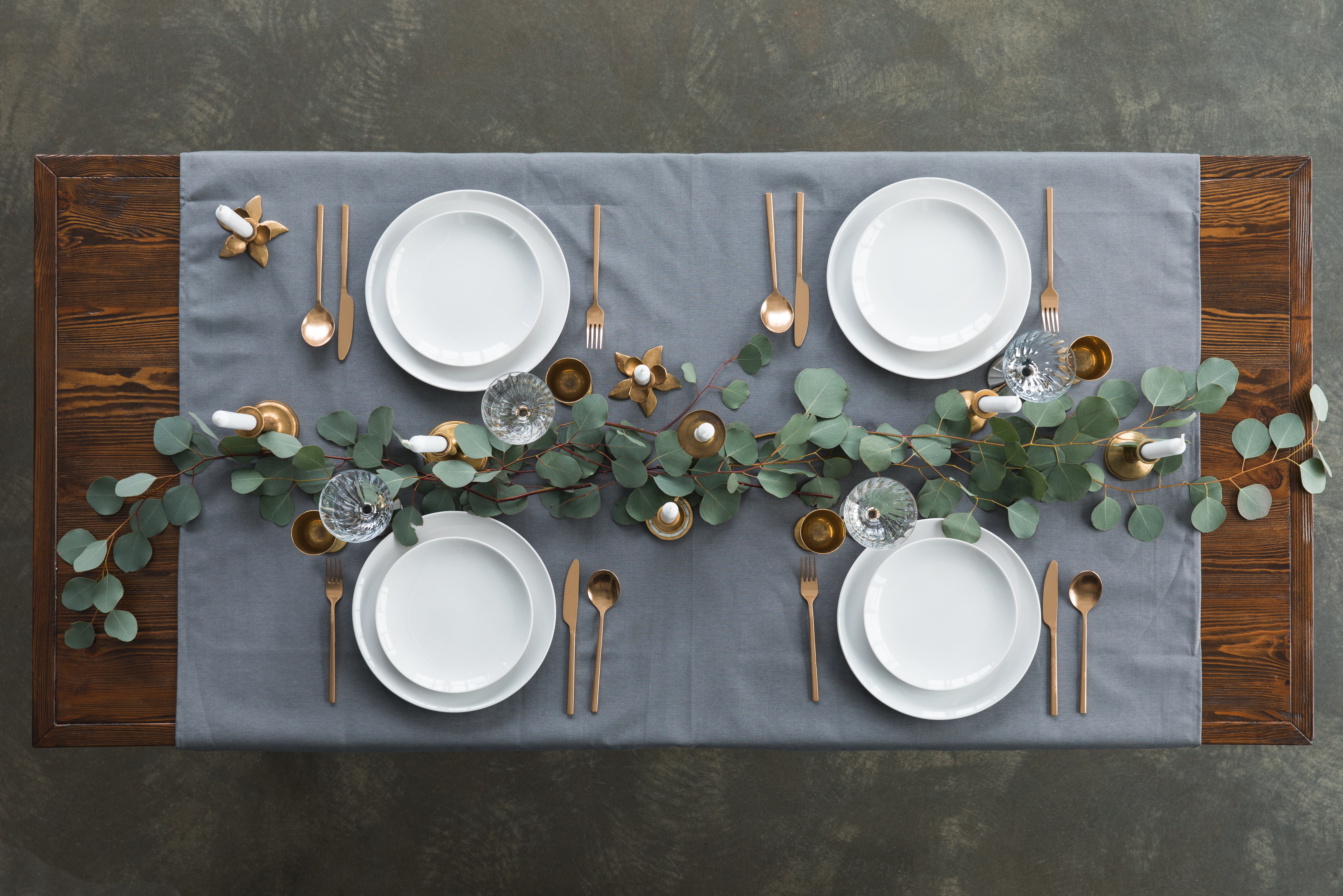There is more room to exercise your creativity with an oval or rectangular dining table.