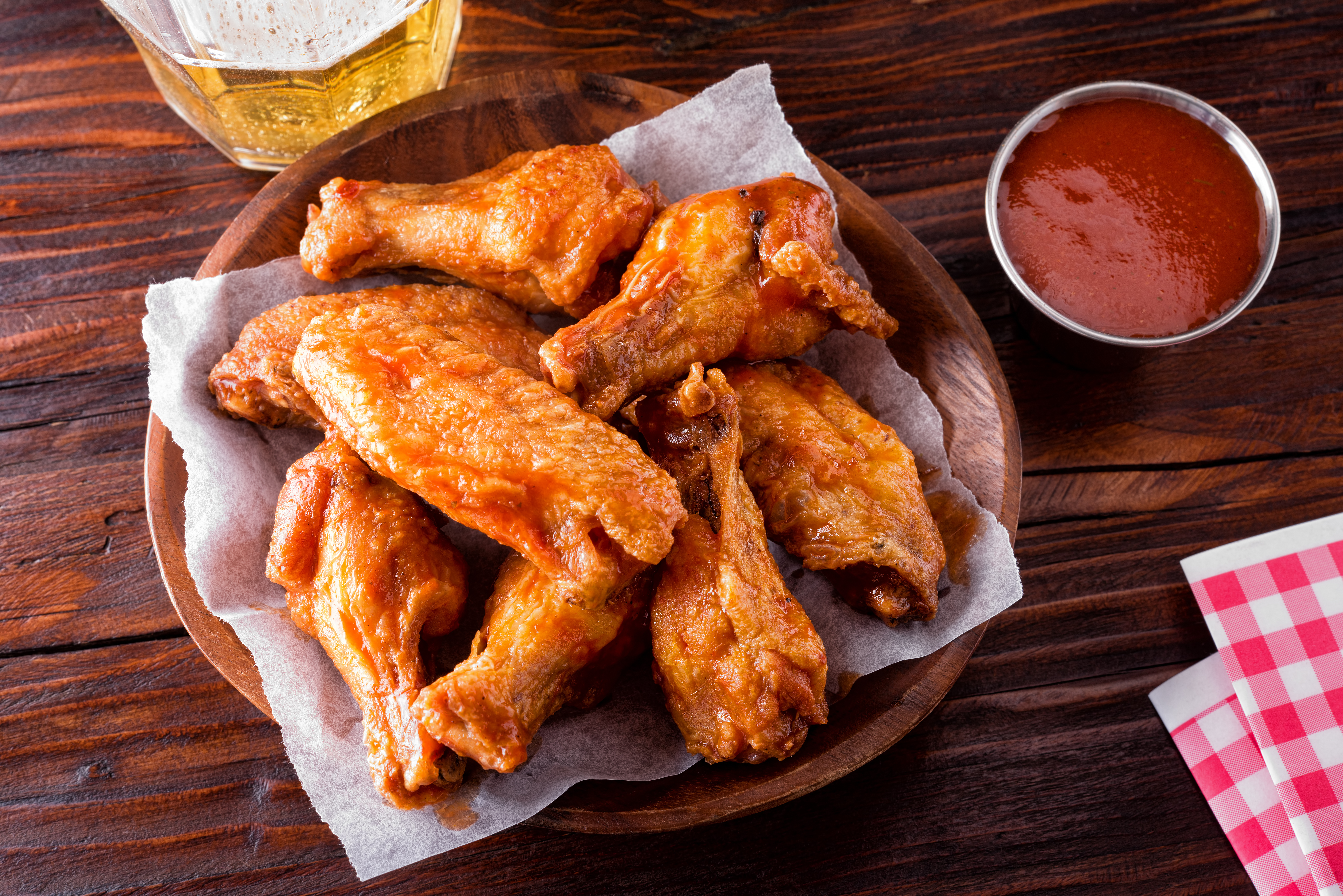 A serving of delicious spicy chicken wings