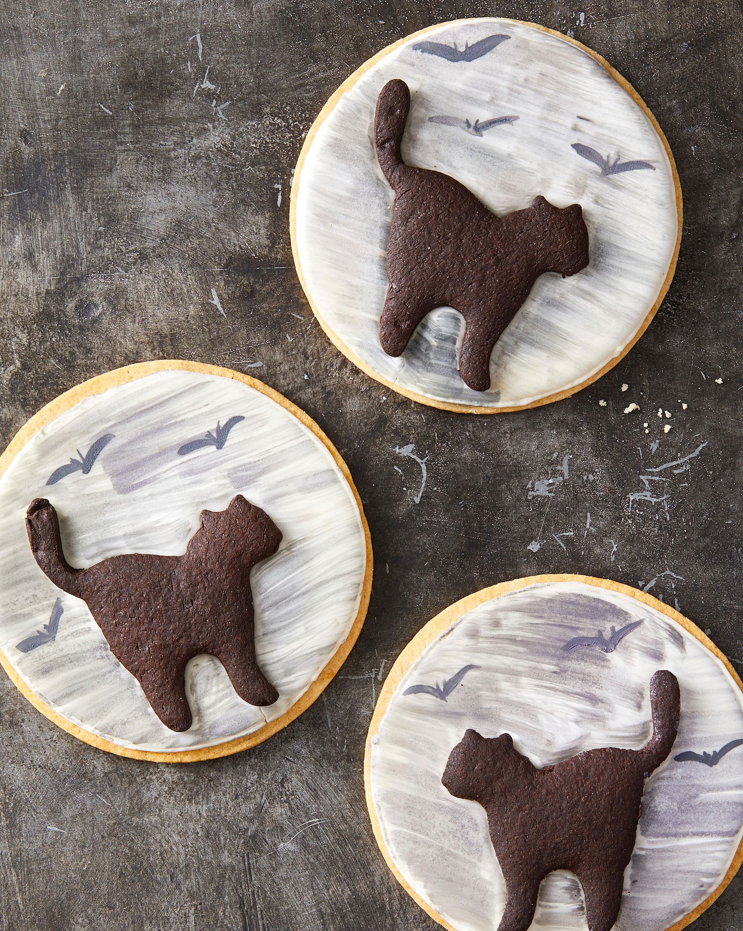 Black cat themed Halloween cookies
