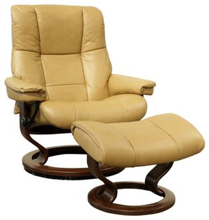 front view of the Stressless® by Ekornes® Customizable Mayfair Medium Manual Recliner and Ottoman with Classic Base