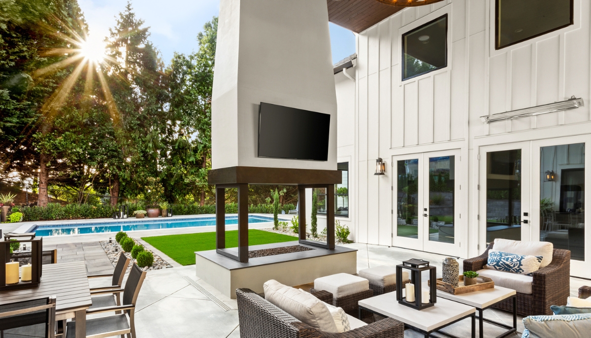 Alfresco Entertainment: How to Choose the Ultimate Outdoor TV | Zeglin ...
