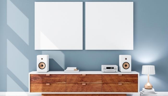 living room with bookshelf speakers
