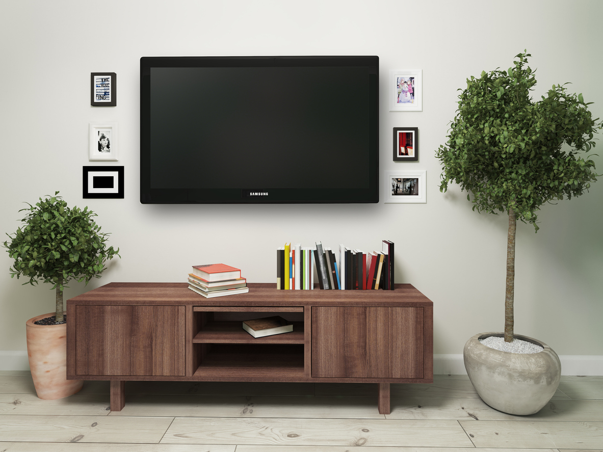 Samsung TV mounted on wall