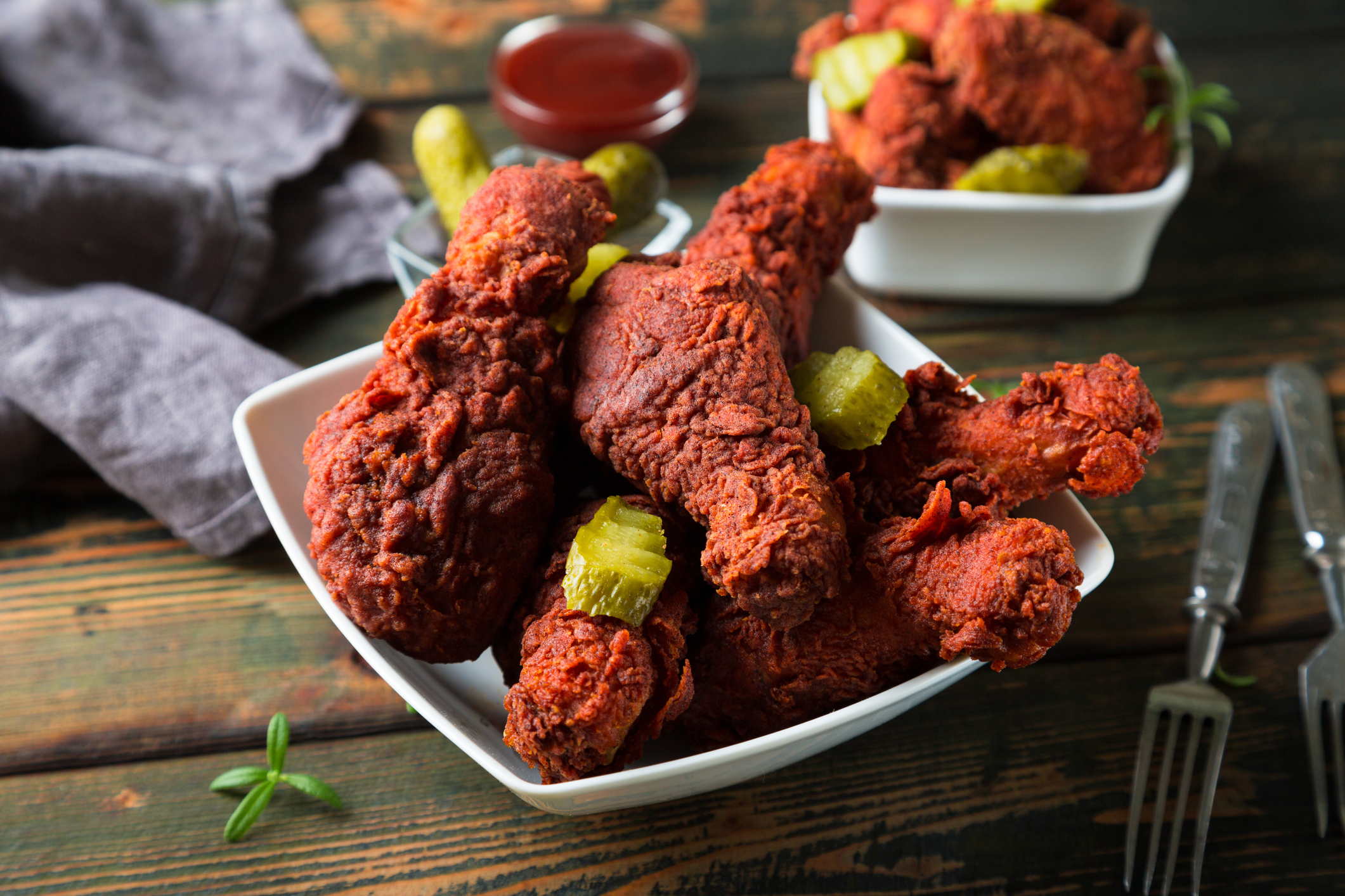 chicken wings with sliced pickle