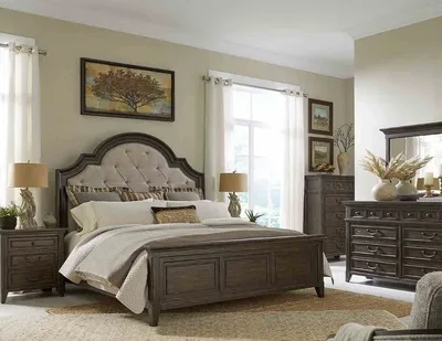 The Liberty Furniture Paradise Valley collection 5-piece bedroom set with décor 
