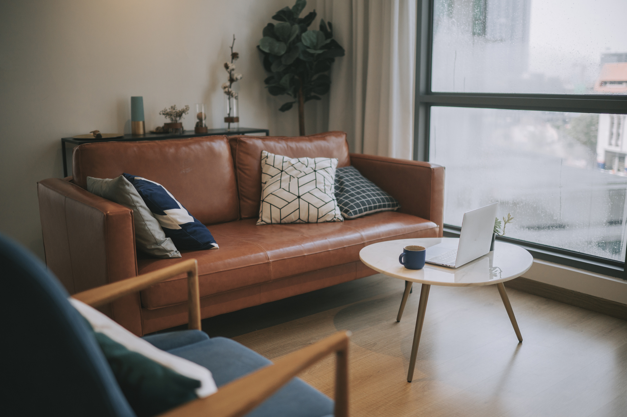 How to Choose a Leather Sofa Set: Expert Buying & Care Tips | Liddiard ...