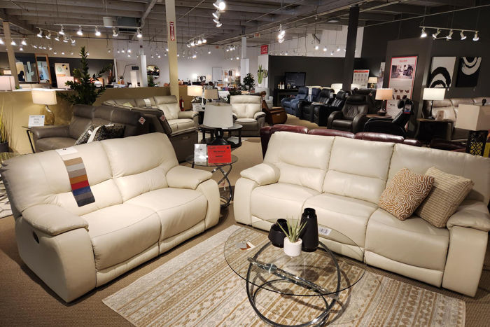 norwood-reclining-sofa-loveseat-palliser