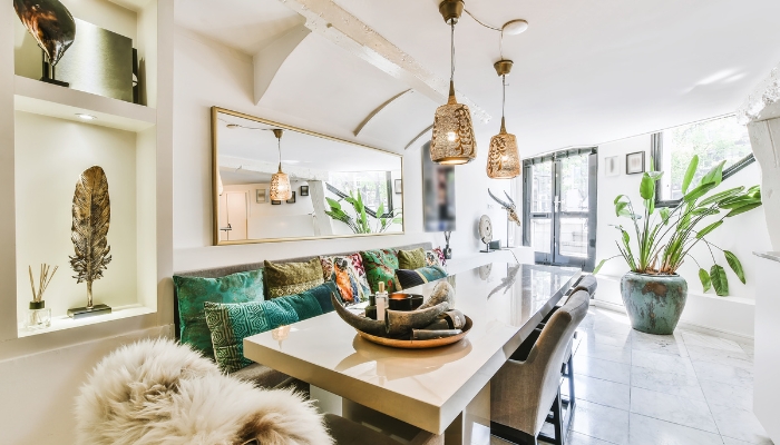 Spacious dining room