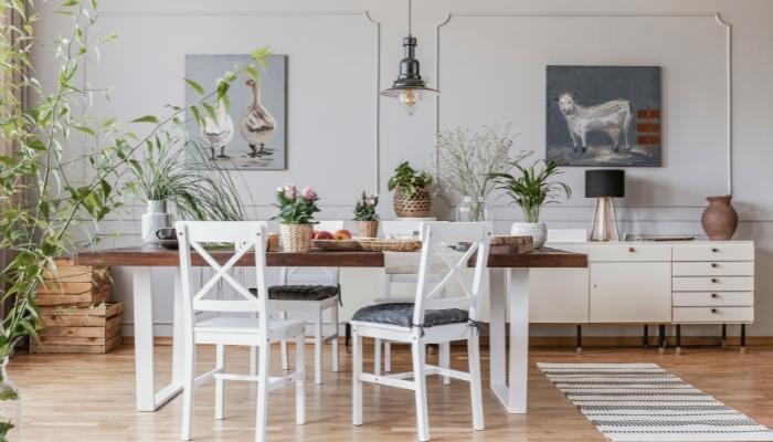 cottage style dinning room