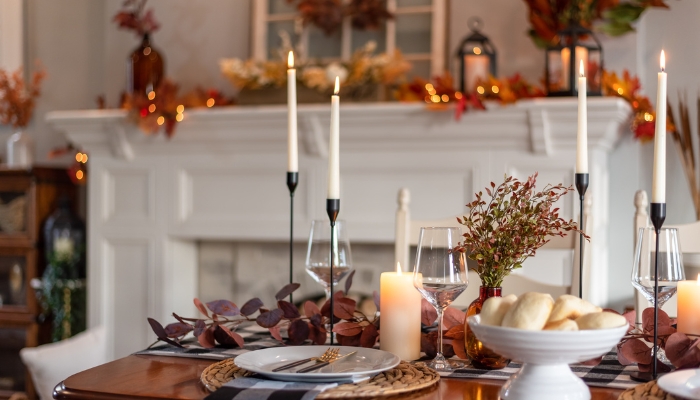 Dining room with a focal point above the fireplace