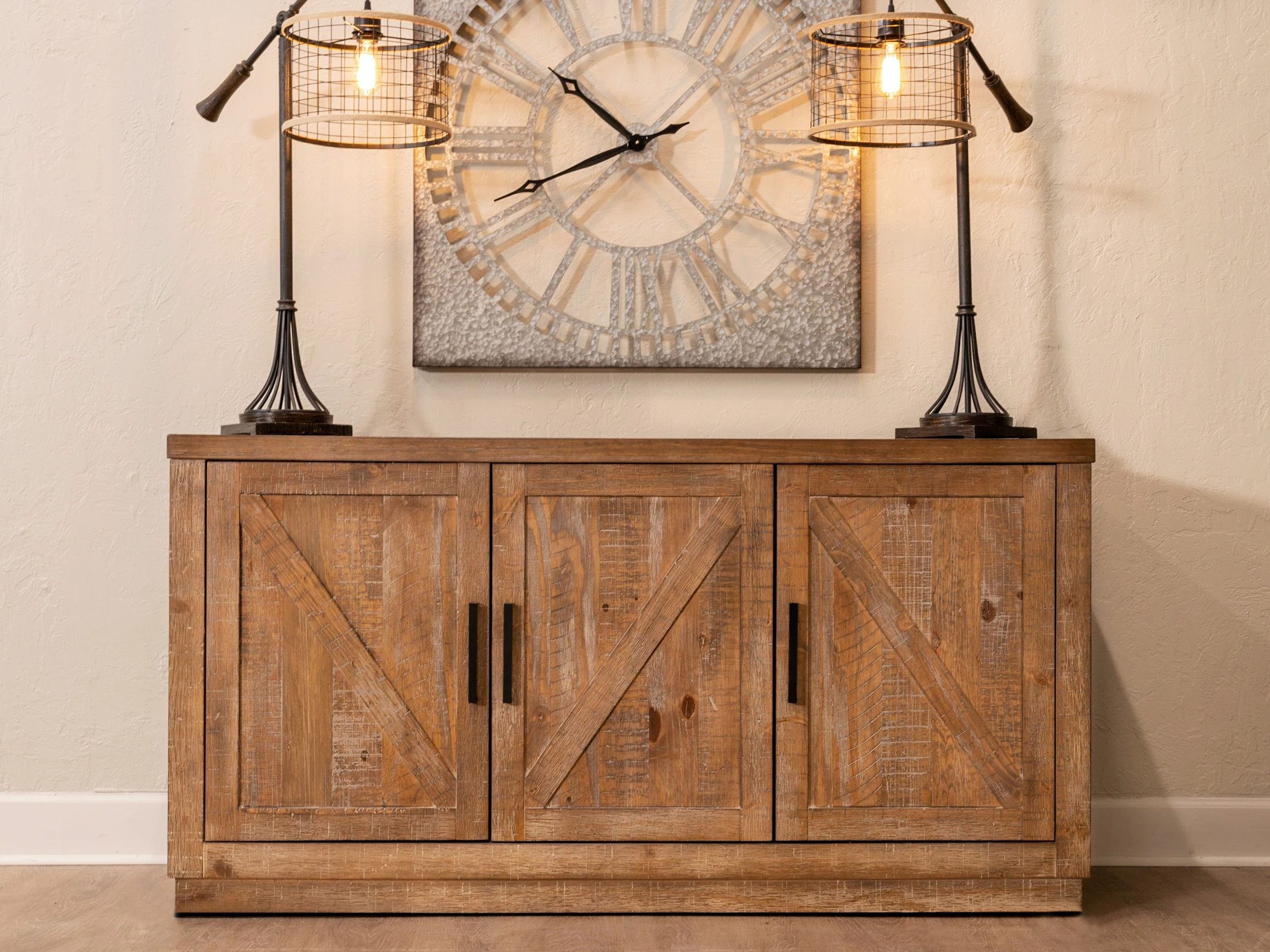 The Steve Silver Co. Dale server with two lamps 