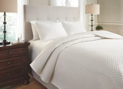 Signature Design by Ashley Dietrick queen bedding set 