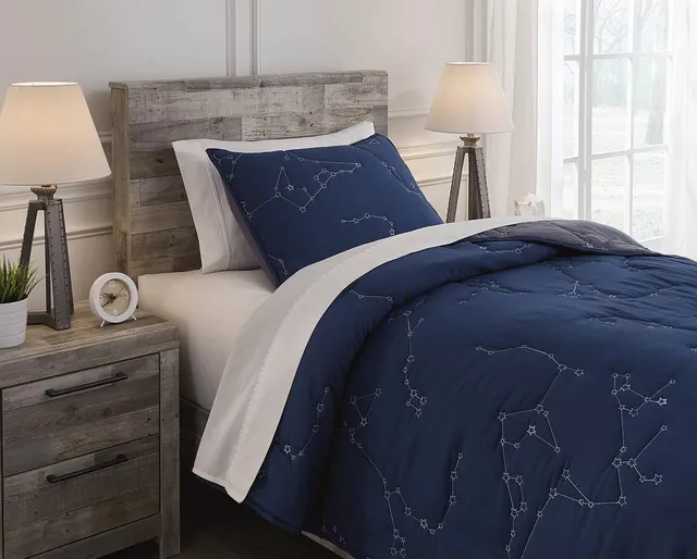 Signature Design by Ashley Ekin full bedding set 