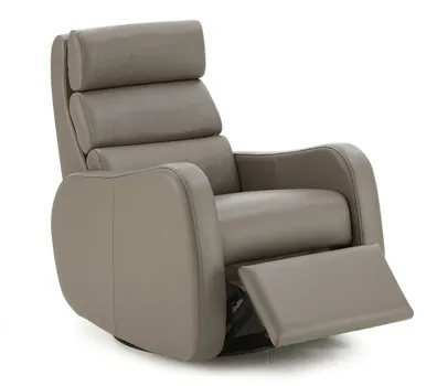 Front view of the Palliser Central Park II collection recliner 