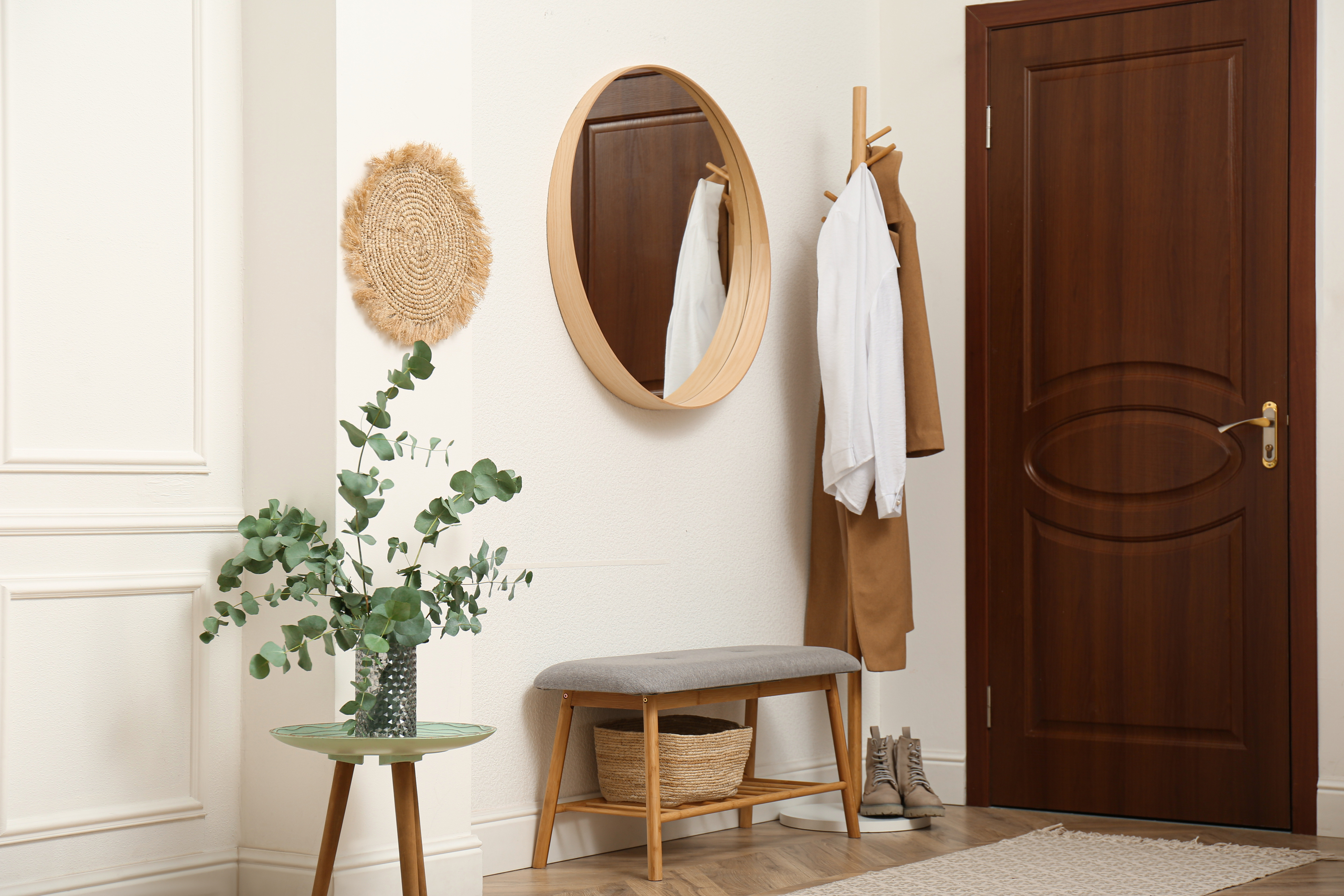 A foyer with boho chic décor 
