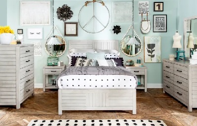 The Legacy Classic Modern Summer Camp collection 4-piece bedroom set with cottage décor 