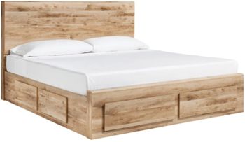 Front view of the Signature Design by Ashley Hyanna collection bed 