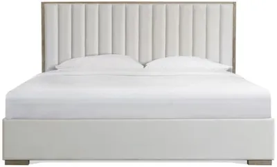 Front view of the Riverside Furniture Pasadena collection platform bed 