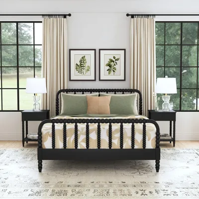 The homestyles Spindle collection 3-piece bedroom set with décor 