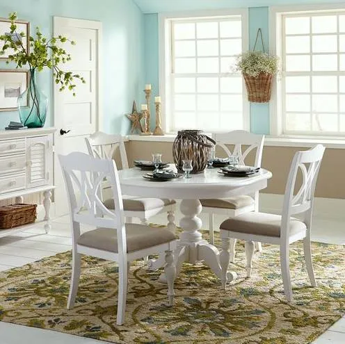 The Liberty Furniture Summer House dining room set with farmhouse décor 