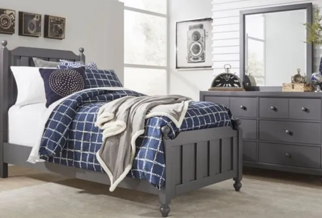 Front view of the Liberty Furniture Cottage collection 3-piece kids' bedroom set