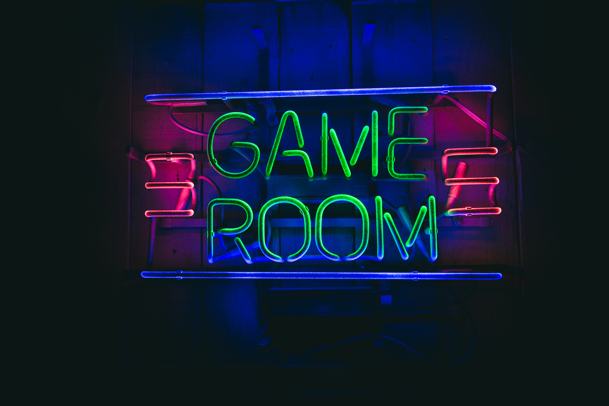 neon game room sign
