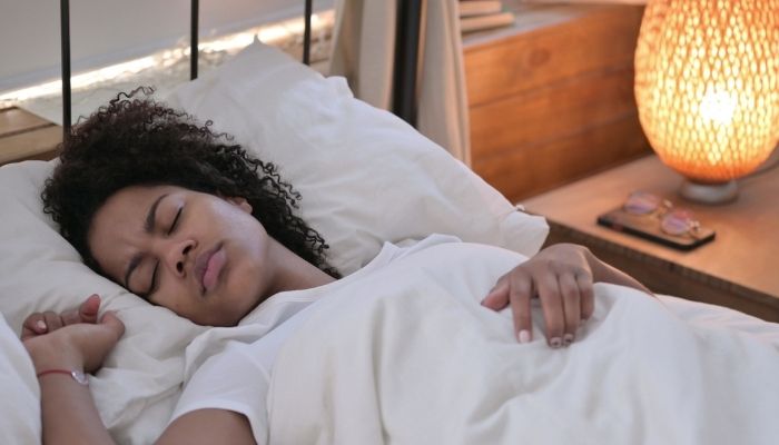 woman sleep on her back
