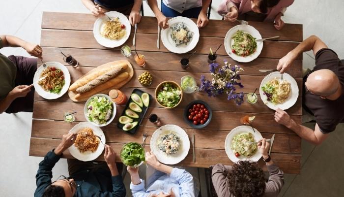 People eating a well-balanced dinner