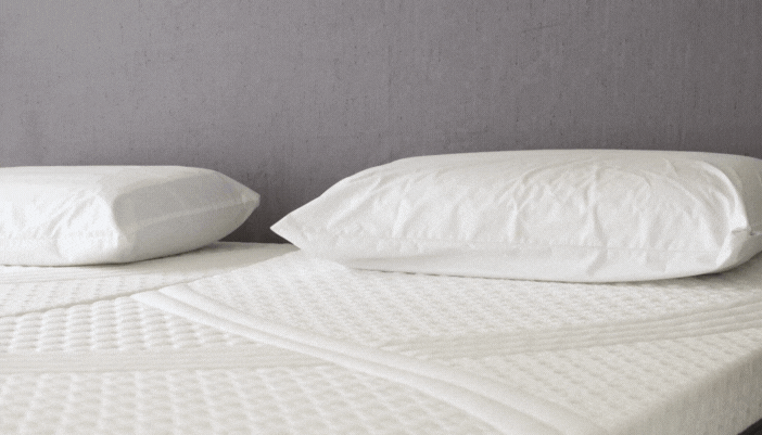 A split adjustable bed rising only on the one side