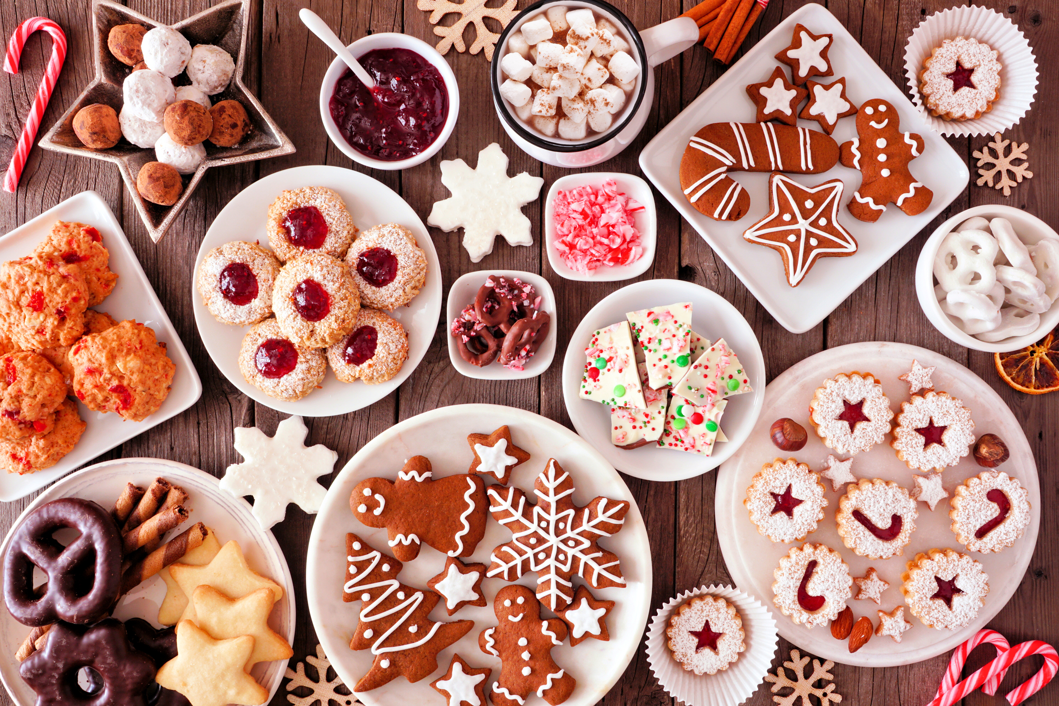 big plate of Christmas cookies