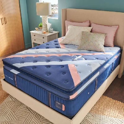 The Stearns & Foster Reserve Duet collection wrapped coil mattress with décor 