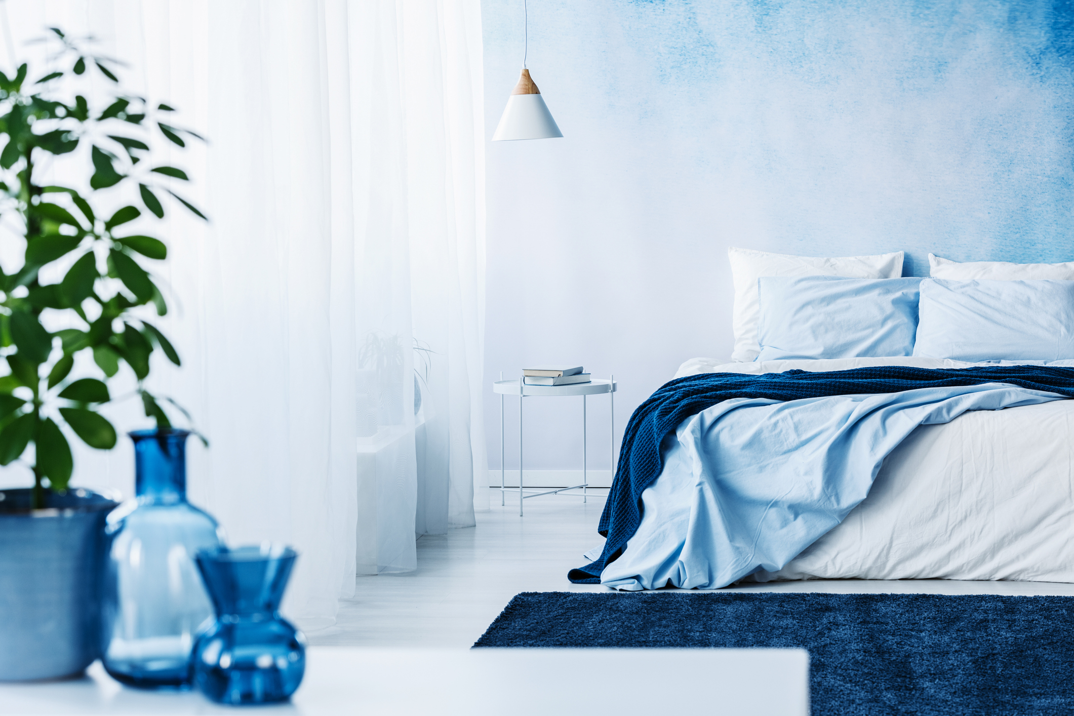 calming blue bedroom