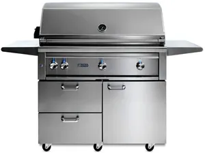 Front view of the Lynx Professional L42TRF-NG grill 