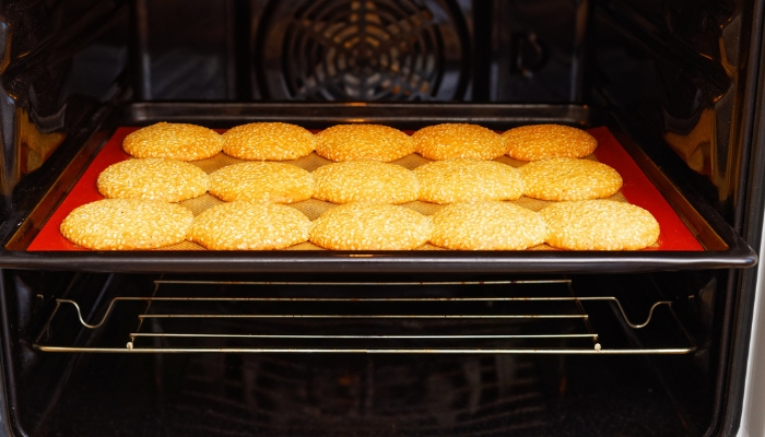 Cookies heating evenly