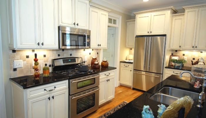 B0018_Counter-Depth-Refrigerators_3.jpg Counter-depth refrigerator in luxury kitchen