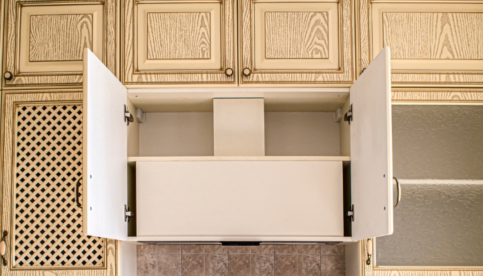 B0018_Integrated-vs-Built-In-Appliances_2.jpg Disguised, integrated vent hood