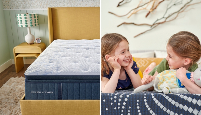 un matelas côte à côte dans une chambre et deux jeunes filles allongées sur un matelas